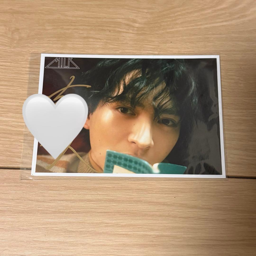 M!LK 吉田仁人 23歳生誕 生写真 サイン入り - メルカリ