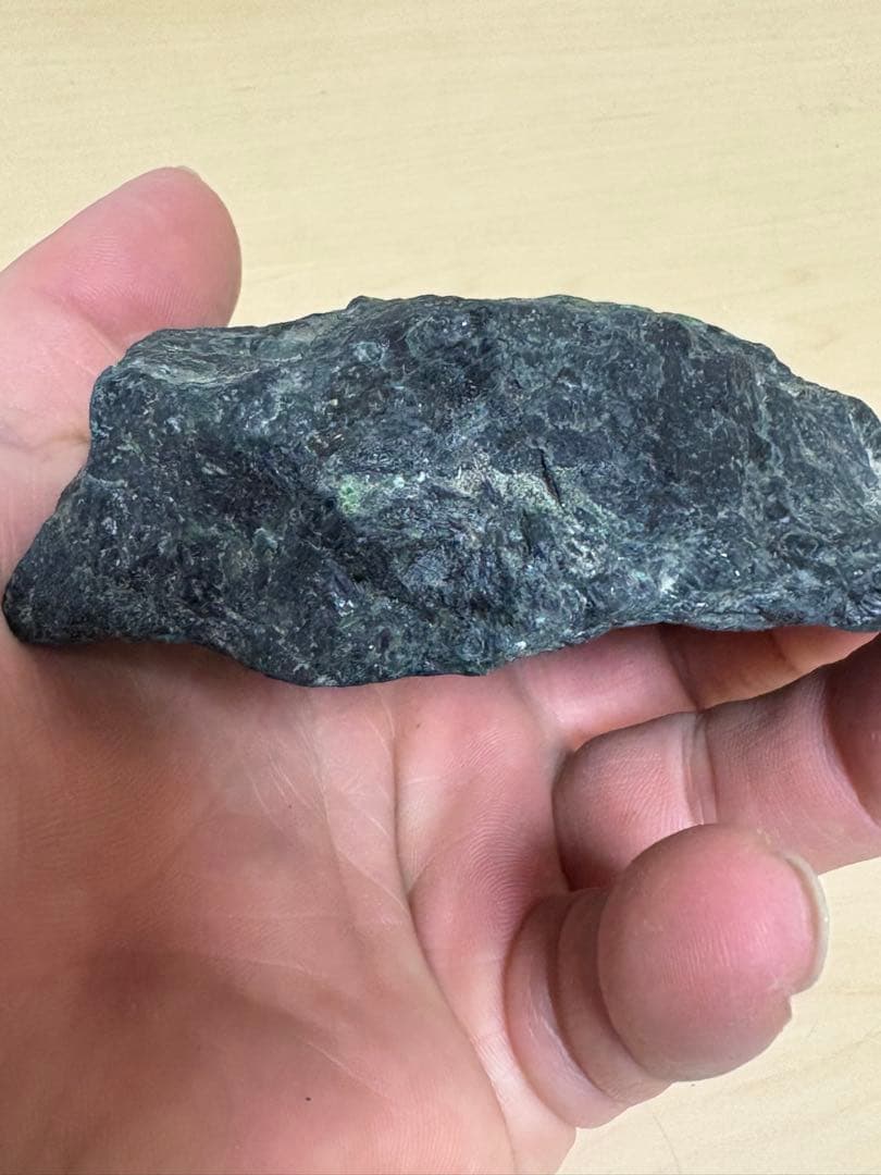 ミャンマー産大きな天然モーシッシ コスモクロア原石420g