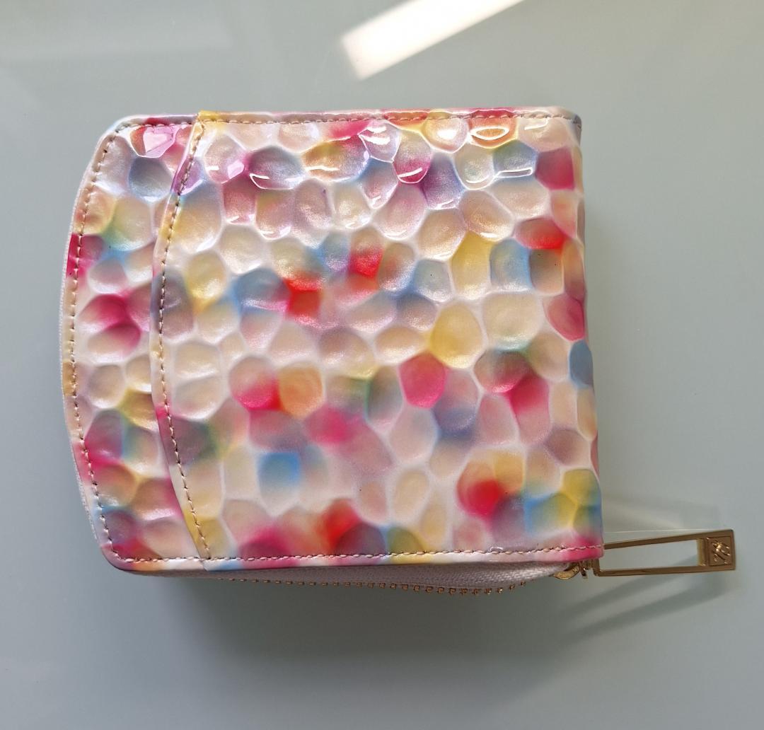 パールエナメル 二つ折り財布