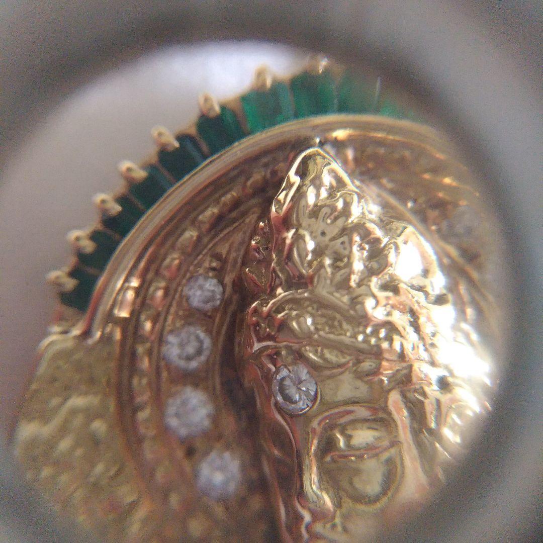 K18ペンダントトップ。菩薩像。仏様。ダイヤモンド。エメラルド。13.5g。中古