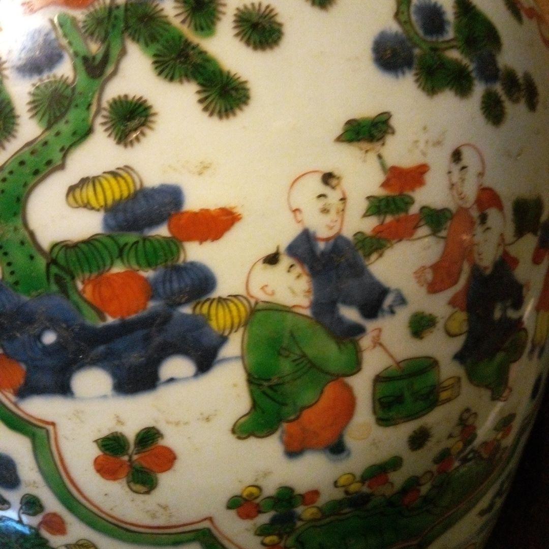 中国陶磁器明万歴赤絵大型蓋付壺