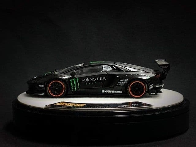1/64 ランボルギーニ Aventador LP700 LB Monster