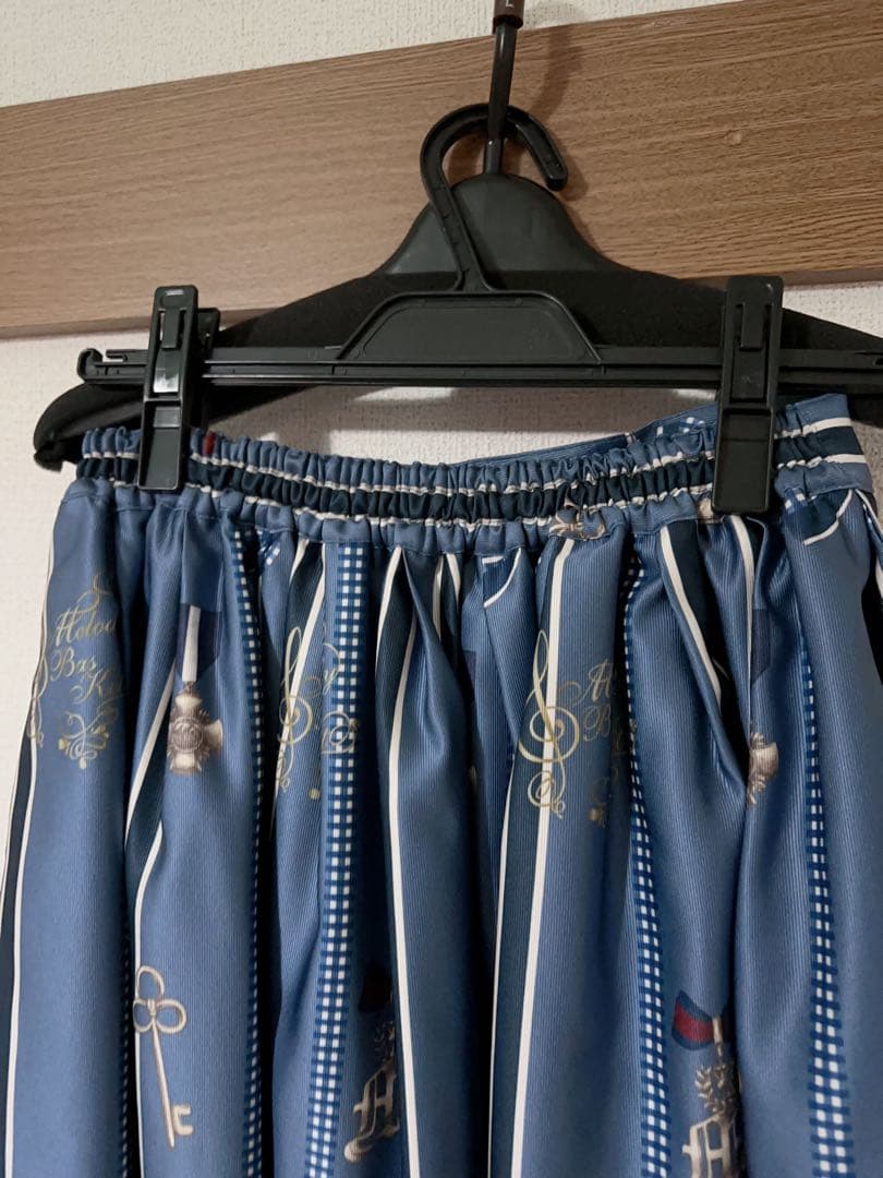 ロイヤルメダルシリーズのスカート