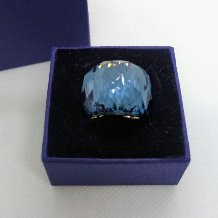 【美品】 スワロフスキー　ニルヴァーナ リング ブルー系　箱あり　55サイズ