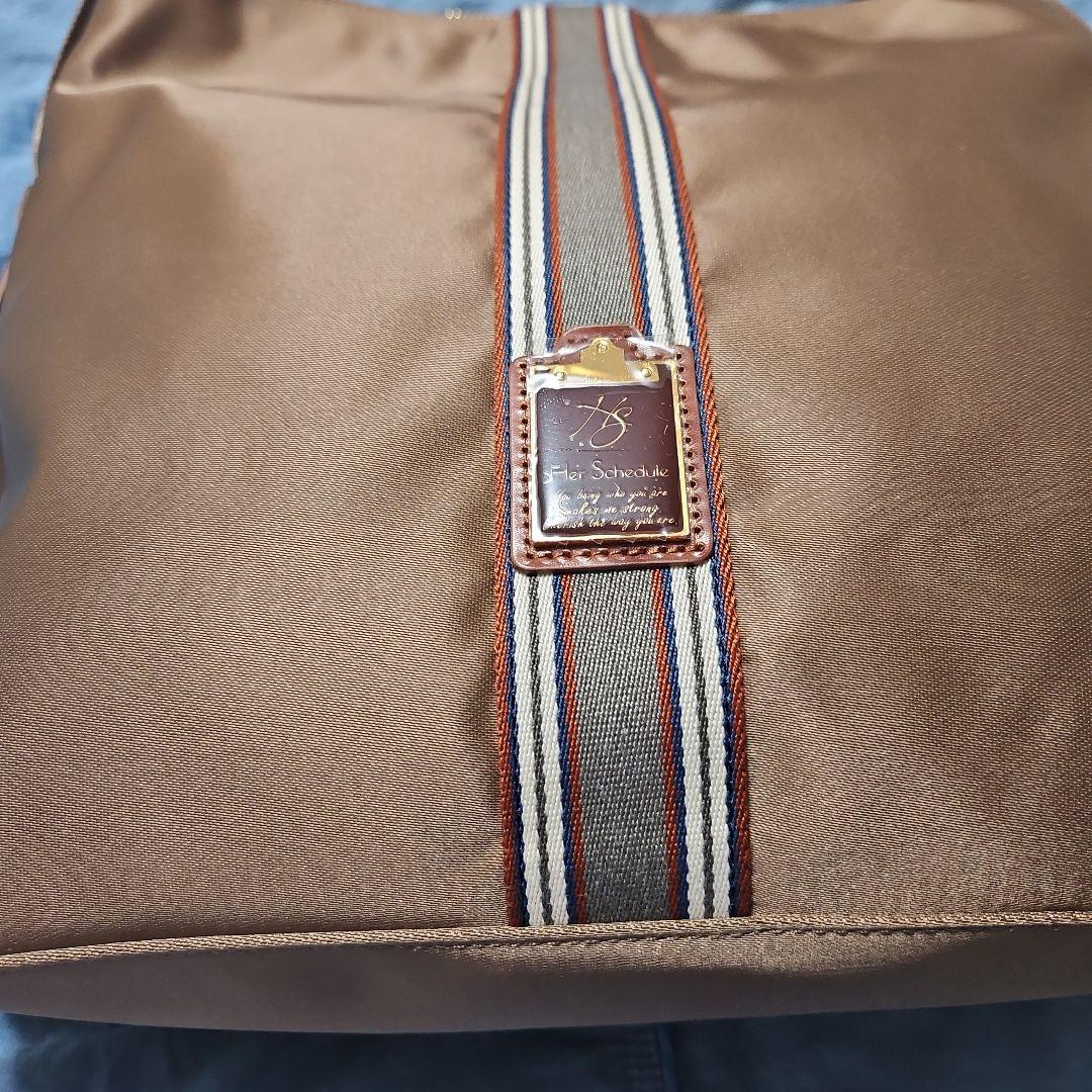 HerSchedule　トリュフグレージュ ナイロン ショルダーバッグ