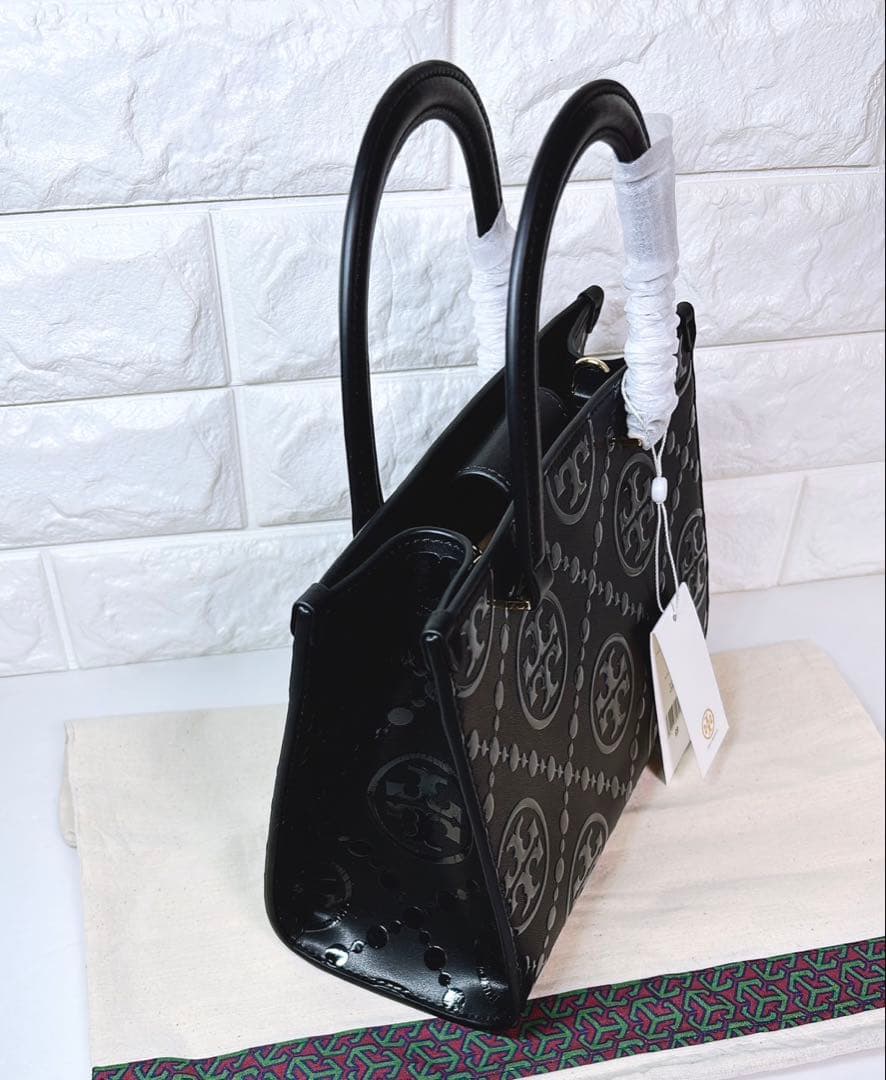 新作入荷✨️】トリーバーチ Tモノグラム トップハンドル エンボス