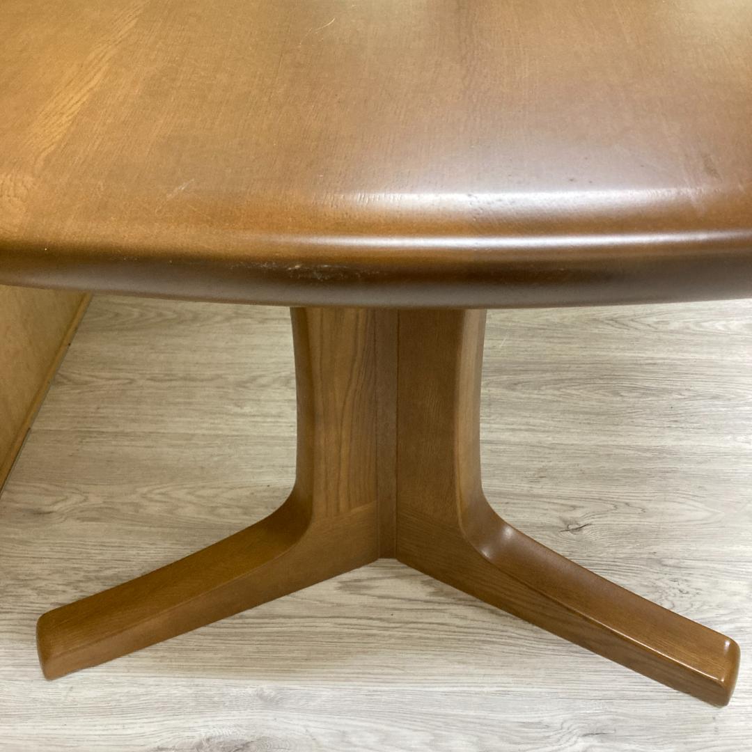 【カリモク】ダイニングテーブル　　食卓　天然木