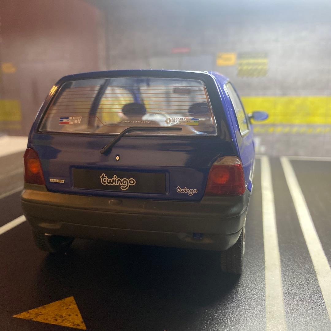 1/18 ルノー　トゥインゴ