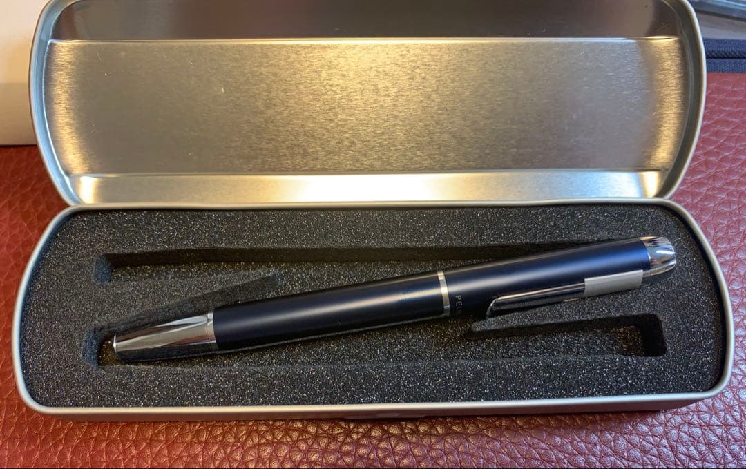 Pelikan P40 Pura ブルー&シルバー万年筆 スチール F Pura® - Pelikan Pelikan P40 Pura ブルー&シルバー万年筆 スチール F