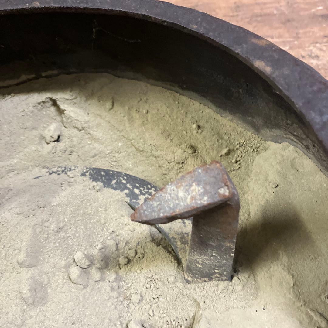 D-壁 昭和レトロ 茶道具 鉄製 風炉釜 丸型 共箱付き 釜環付き 骨董 古