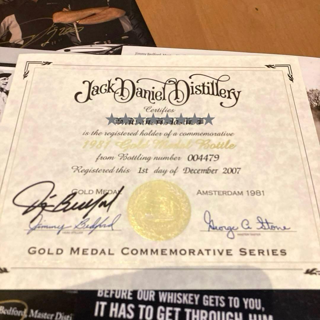 ジャックダニエル ゴールドメダル 【サイン入りボトル及び外箱