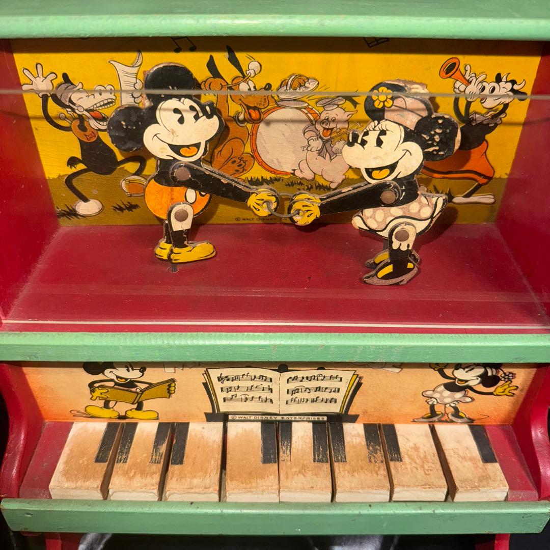 ディズニー　ミッキーマウス.ミニーマウス　おもちゃの木製ピアノ