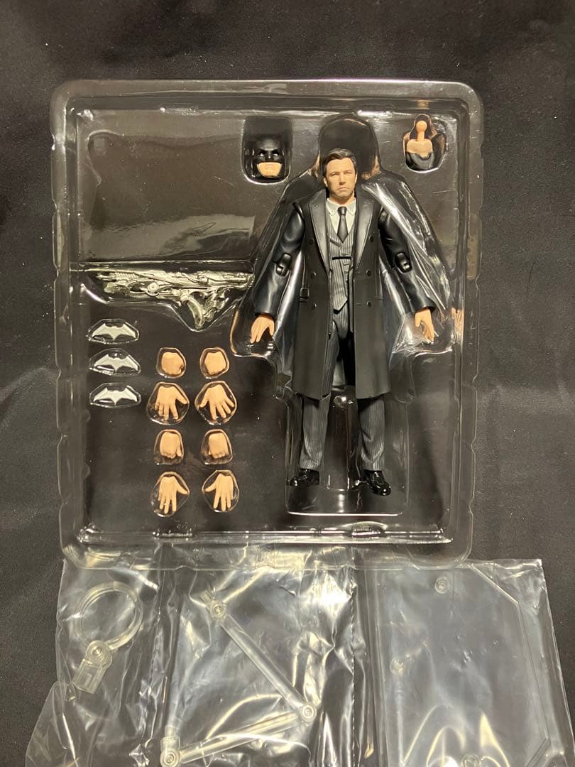 マフェックス MAFEX ブルース・ウェイン BRUCE WAYNE