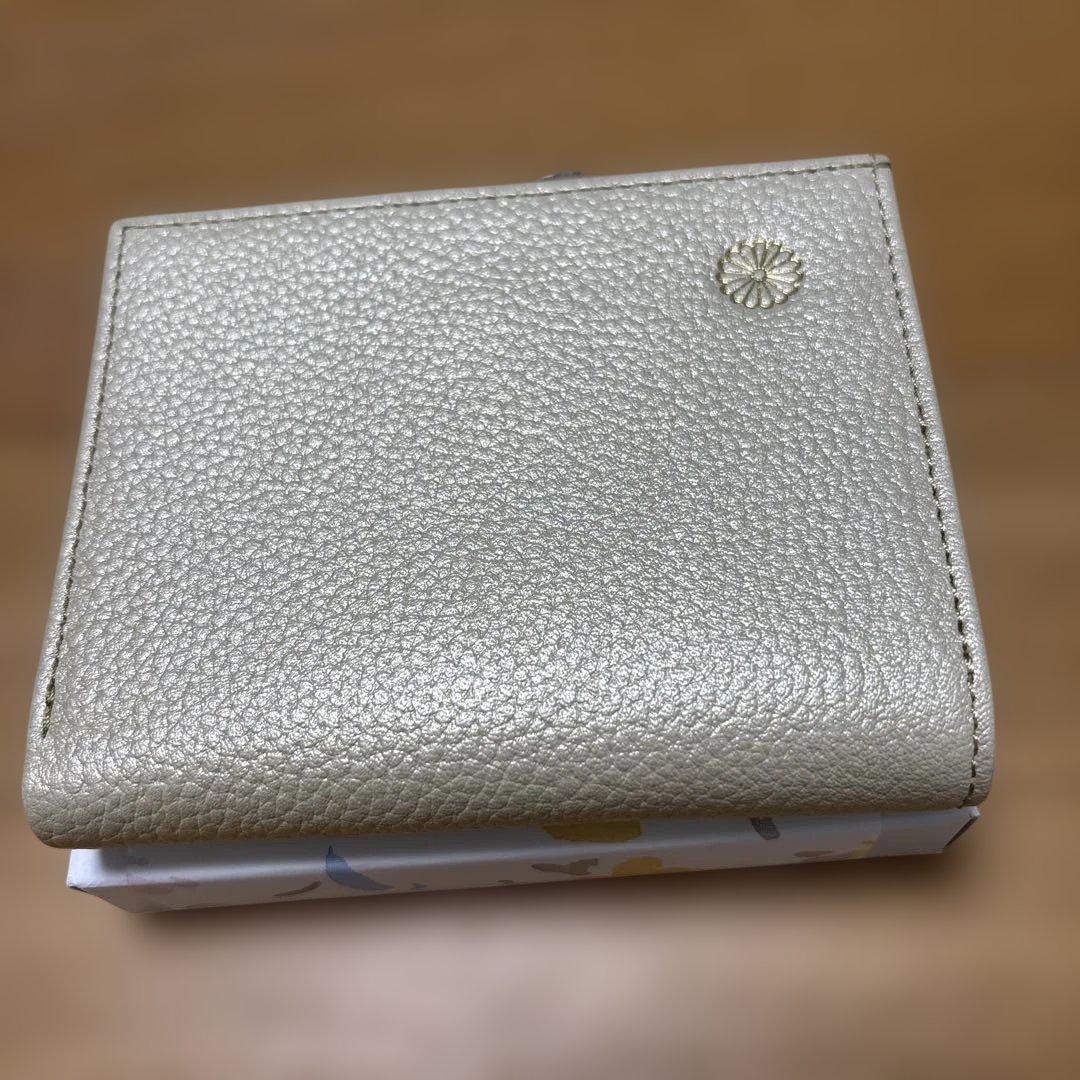 ※未使用に近い　皇居限定　がま口財布　ゴールド　牛革　箱付き 皇居 二つ折り財布 ゴールド 金 がま口 皇居 牛皮 レザー 財布 皇居 長