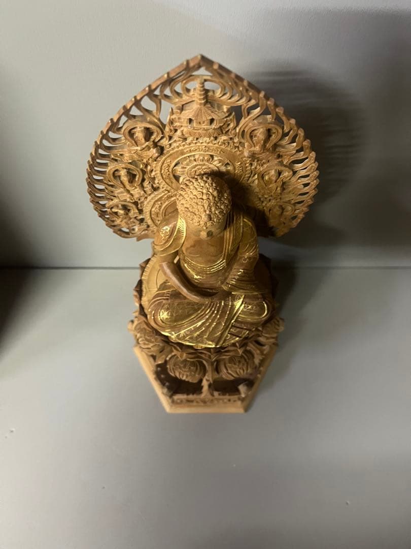 田中野夫様専用 総白檀仏像座阿弥陀六角台座ケマン付天人