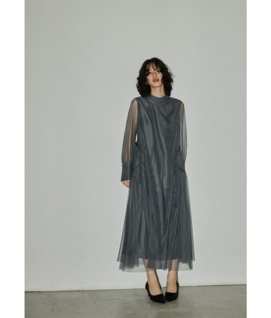 niana チュールパイピングAラインドレス