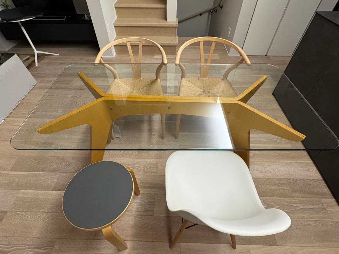 ペガサスダイニングテーブル/デザイナー家具/4人がけ/ガラステーブル