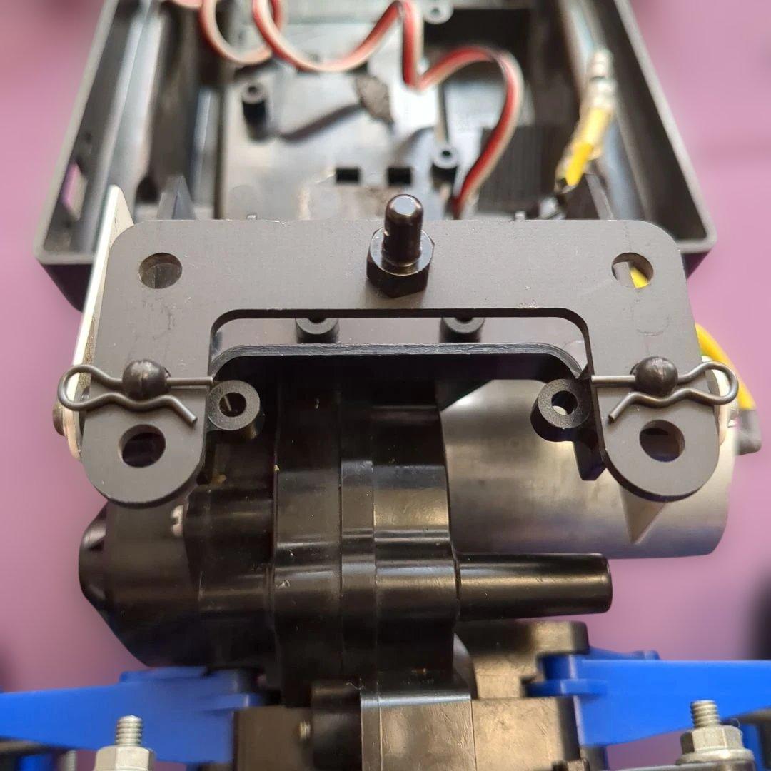 ジャンク品　セイントドラゴンボディ　シャーシ不明（ミキシング）