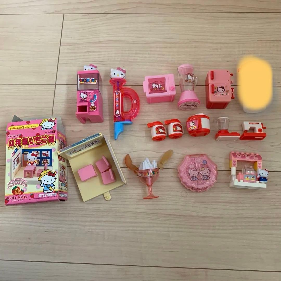 平成レトロ　サンリオ　ハローキティ　ミニチュア　食玩　ままごとセット　生活用品 平成レトロ サンリオ ハローキティ ミニチュア 食玩 ままごとセット