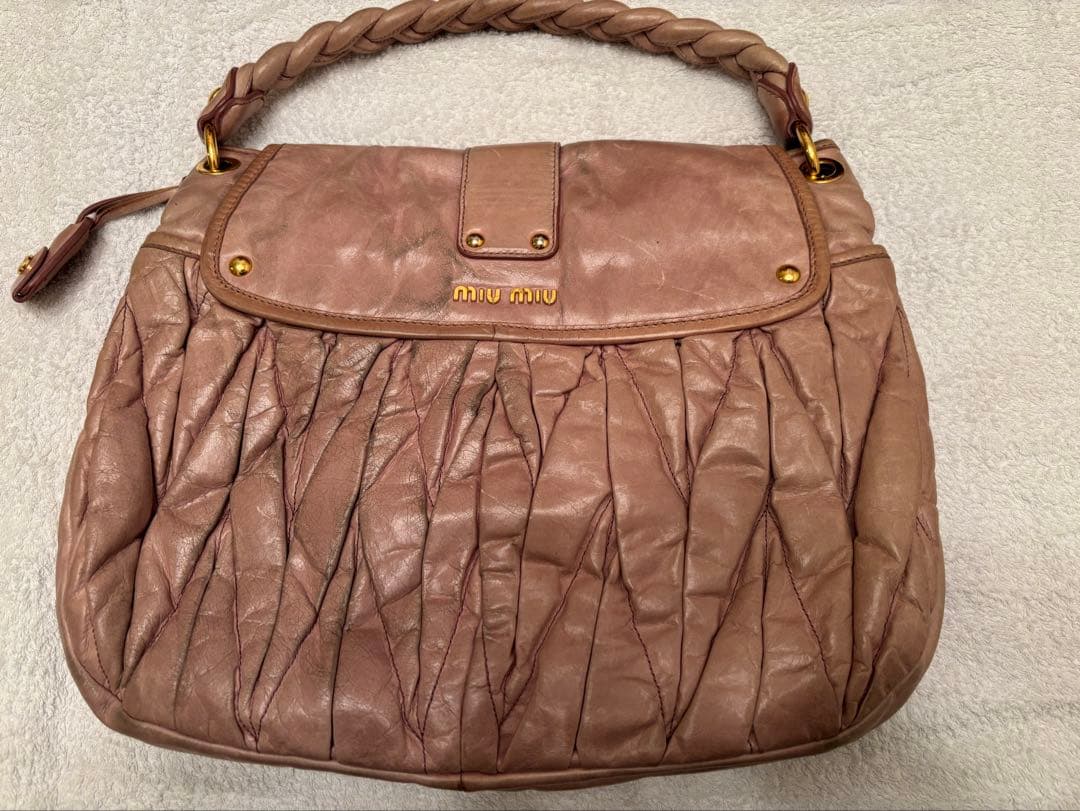 MIU MIU パステルピンク マトラッセ ハンドバッグ