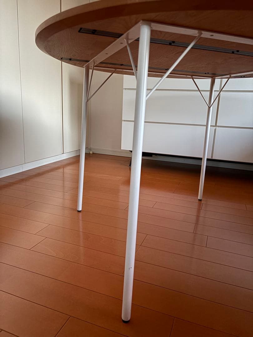 ダイニングテーブル　丸型