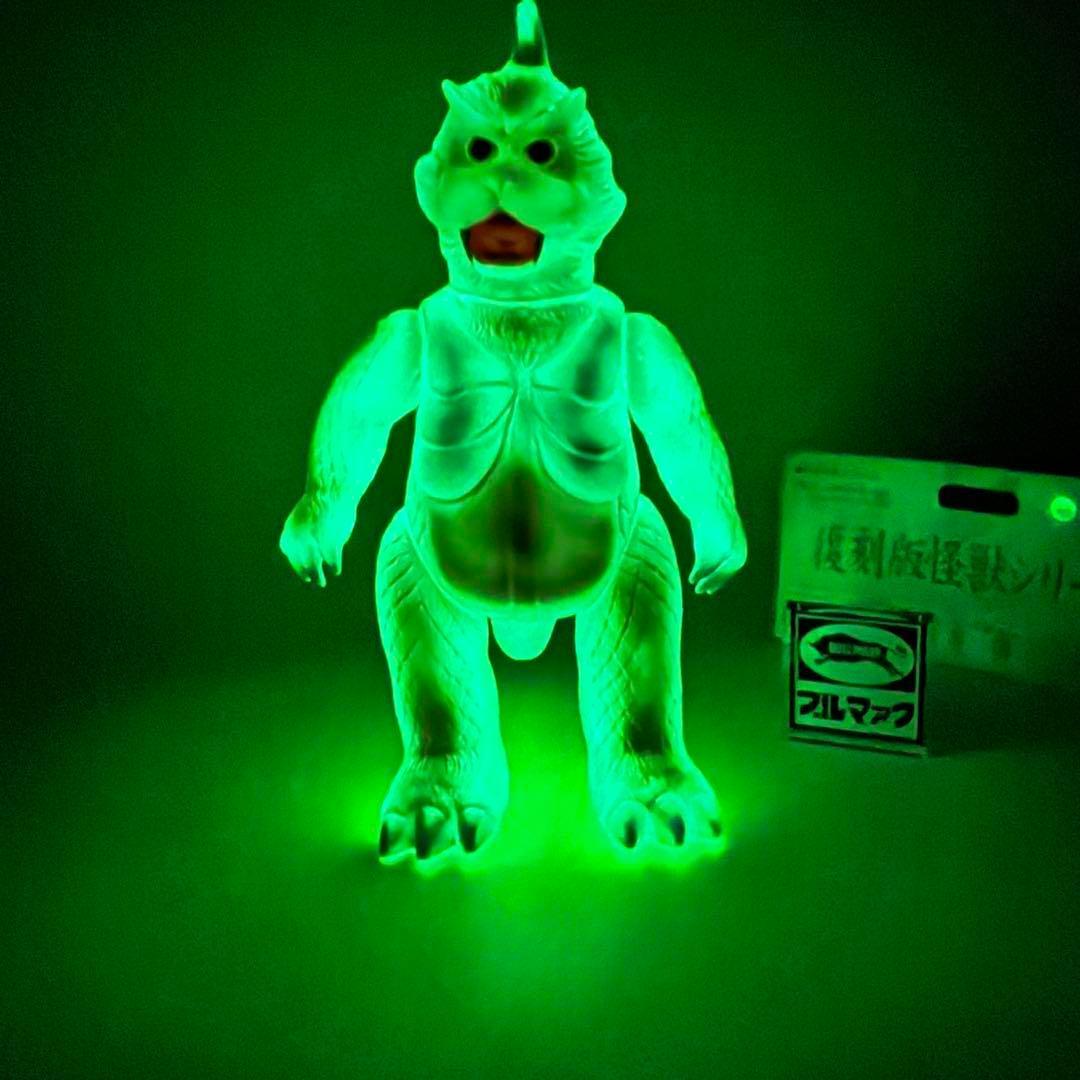 ブルマァク ポピー ゴメス 蓄光 レア ソフビ と ブルマァク アクリル板付