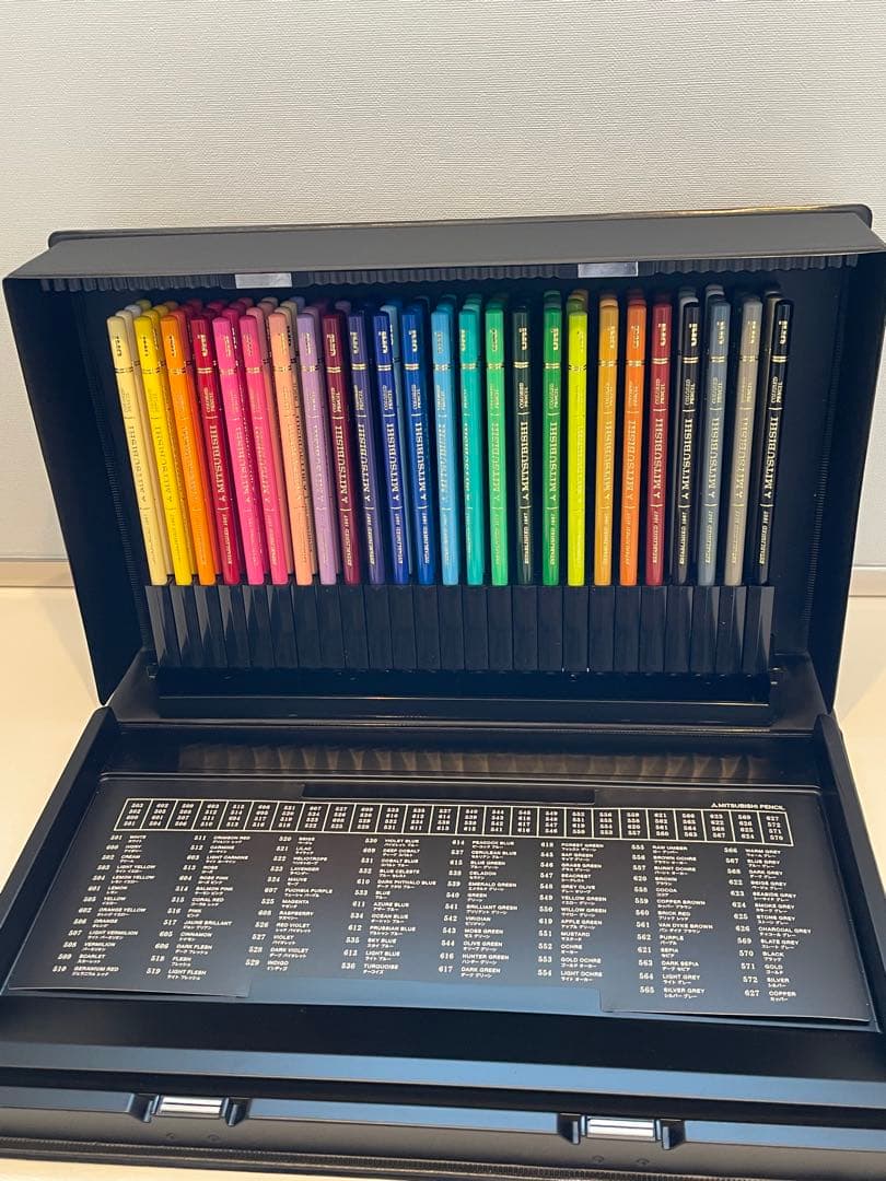 三菱色鉛筆 ユニカラー100色セット (塗り絵ブックのおまけ付き)