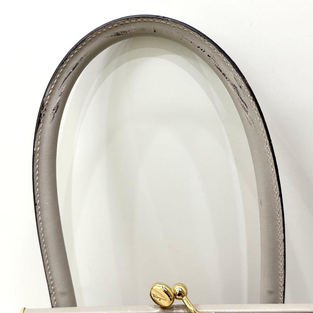 希少 フェラガモ ヴァラリボン がま口 スエード 2way ハンドバッグ