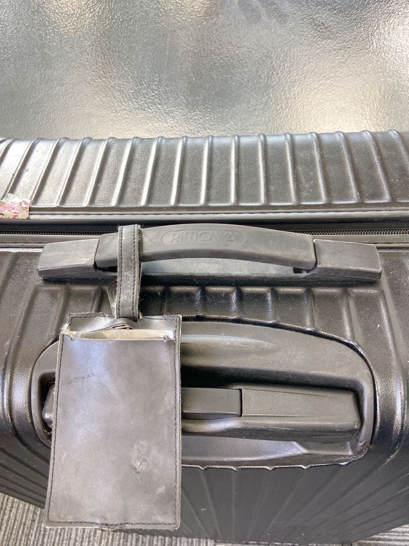 リモワ スーツケース 縦75cm 横25cm 臭いあり