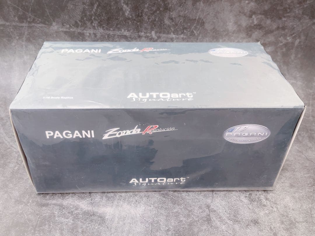 オートアート 1/18 パガーニ ゾンダ レボリューション (カーボンブラック)