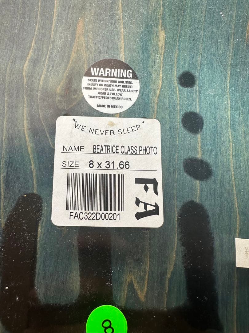 Fucking Awesome デッキ 8 x 31.66