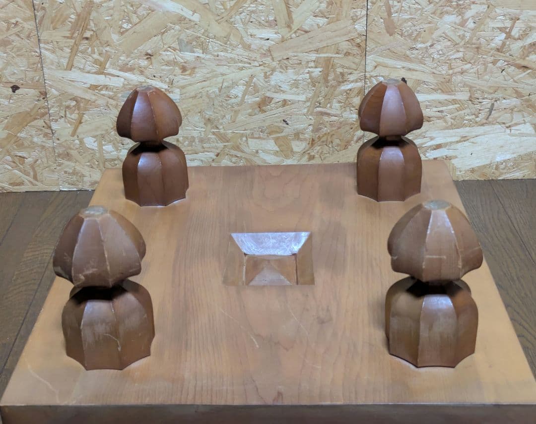 囲碁盤　へそ付　脚付　木目　厚い 碁盤　日向特製本蛤碁石28号セット