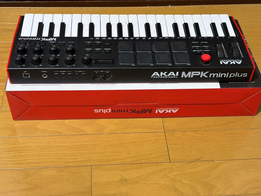 AKAI MPK mini plus MIDIキーボード