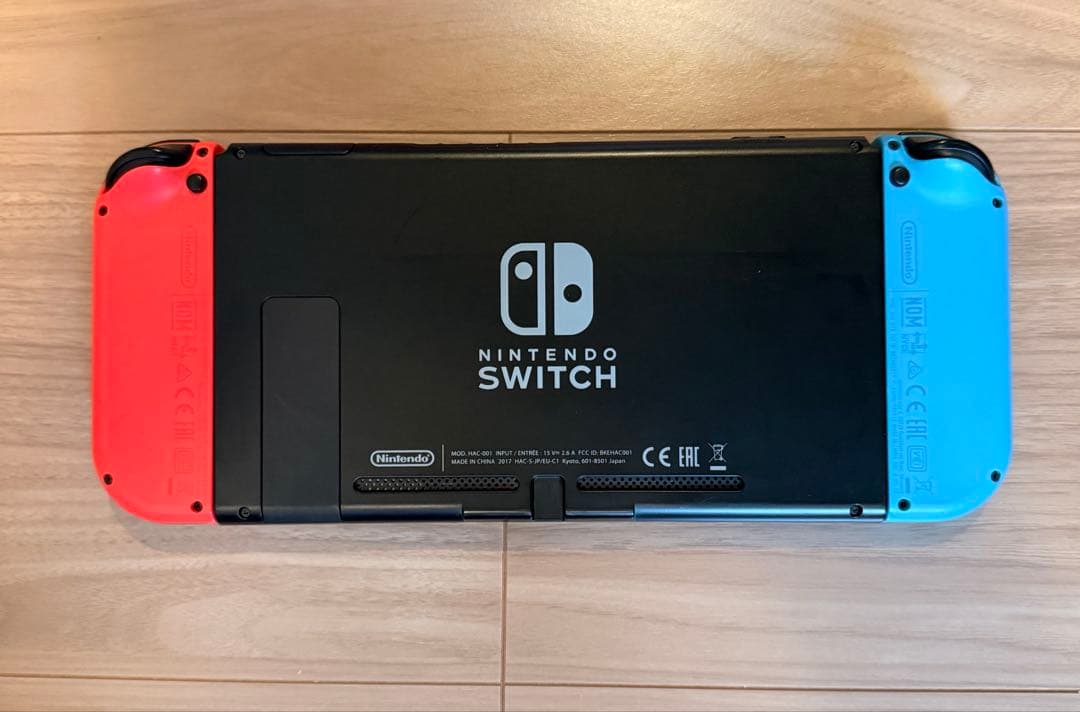 Nintendo Switch本体&ポーチ&Joy-Con&ハンドル2個