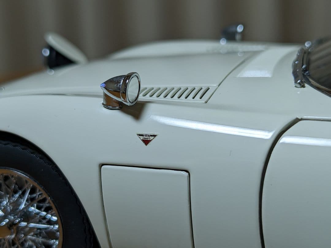 オートアート1/18　TOYOTA2000GT　ワイヤーホイール仕様