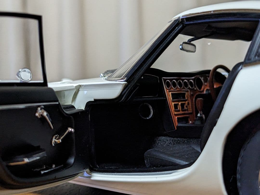 オートアート1/18　TOYOTA2000GT　ワイヤーホイール仕様