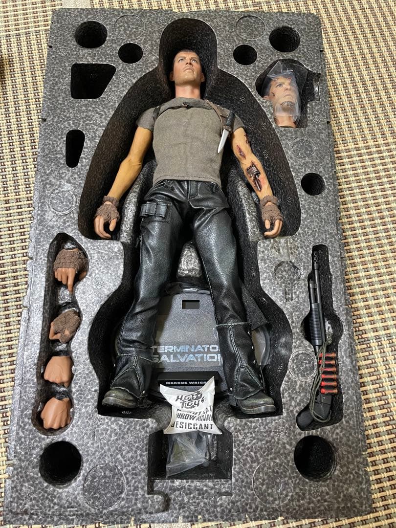 チ*ン様 ホットトイズ　ターミネーター4　マーカス・ライト
