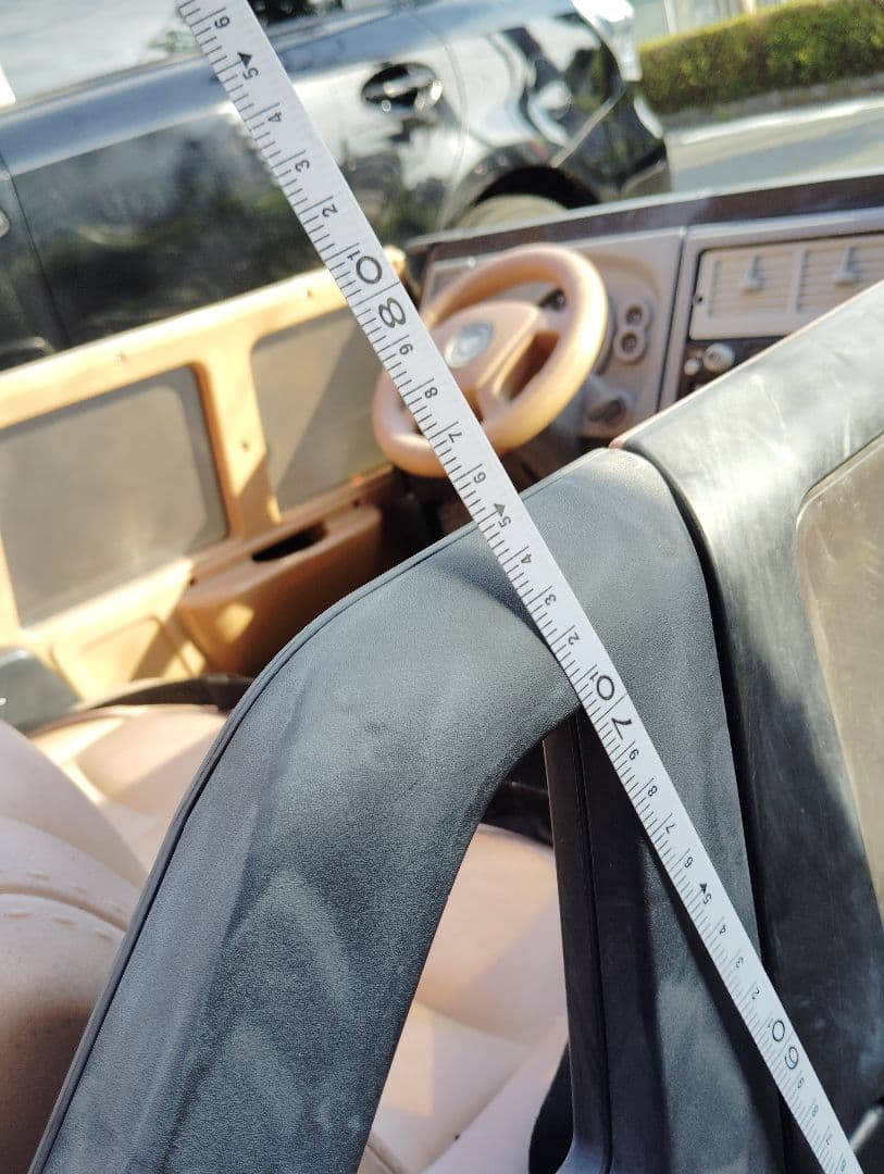 ２人乗りの外車の子供用電動カー、キャデラック エスカレード