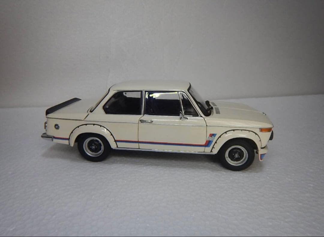 KYOSHO 1/18 BMW 2002turbo （White)絶版稀少モデル