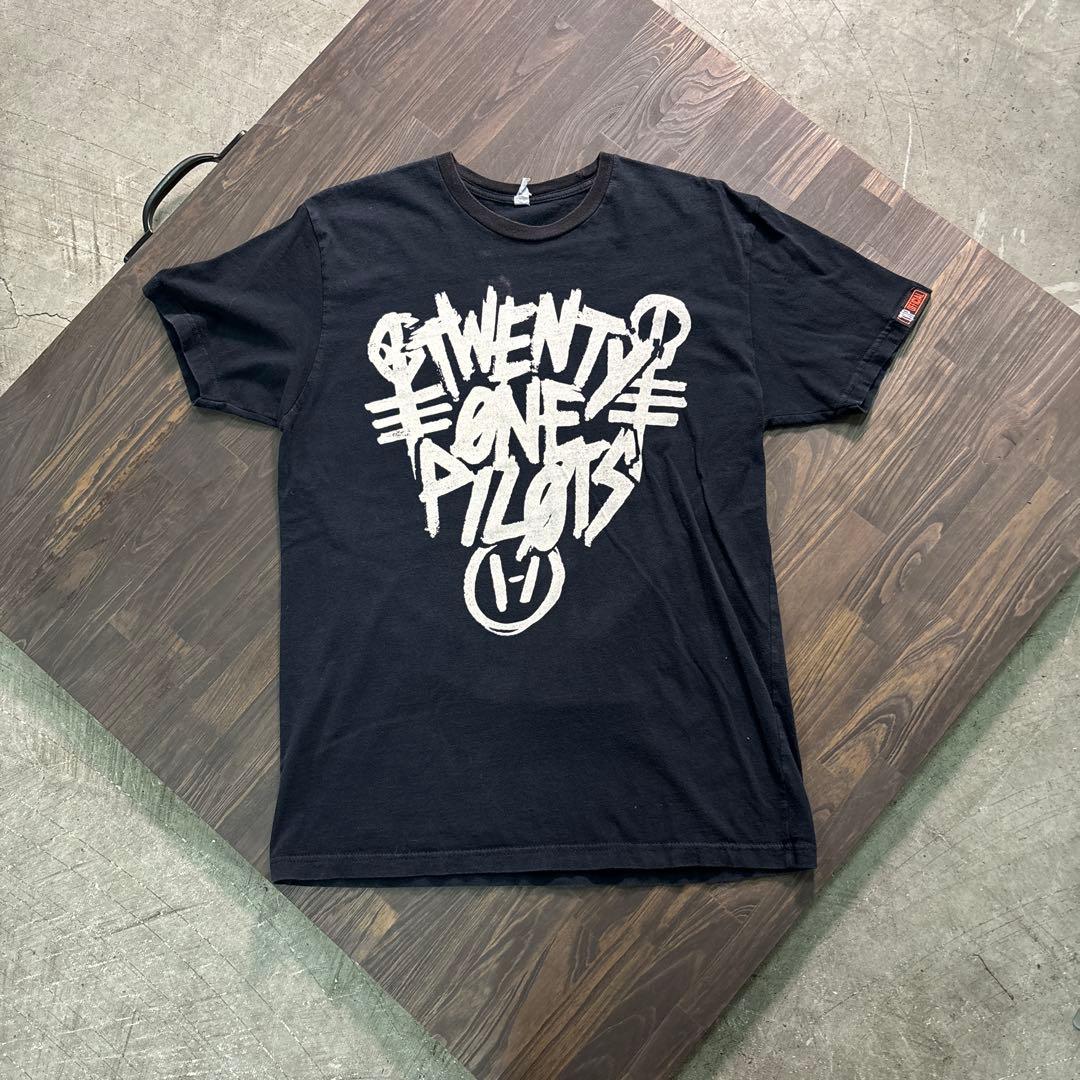 8SM1 トゥエンティワンパイロッツ　バンドTシャツ　黒　M 古着 used 2026年最新】twenty one pilotsの人気アイテム - メルカリ
