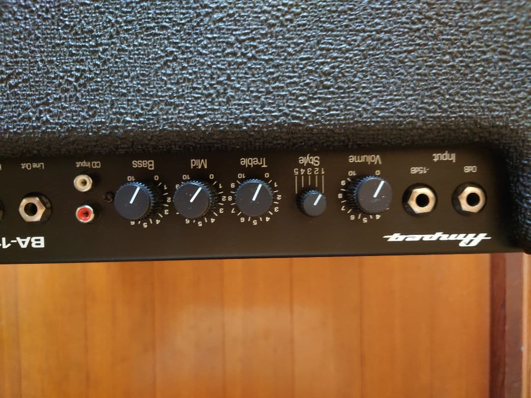 Ampeg BA-112 ベース用アンプ