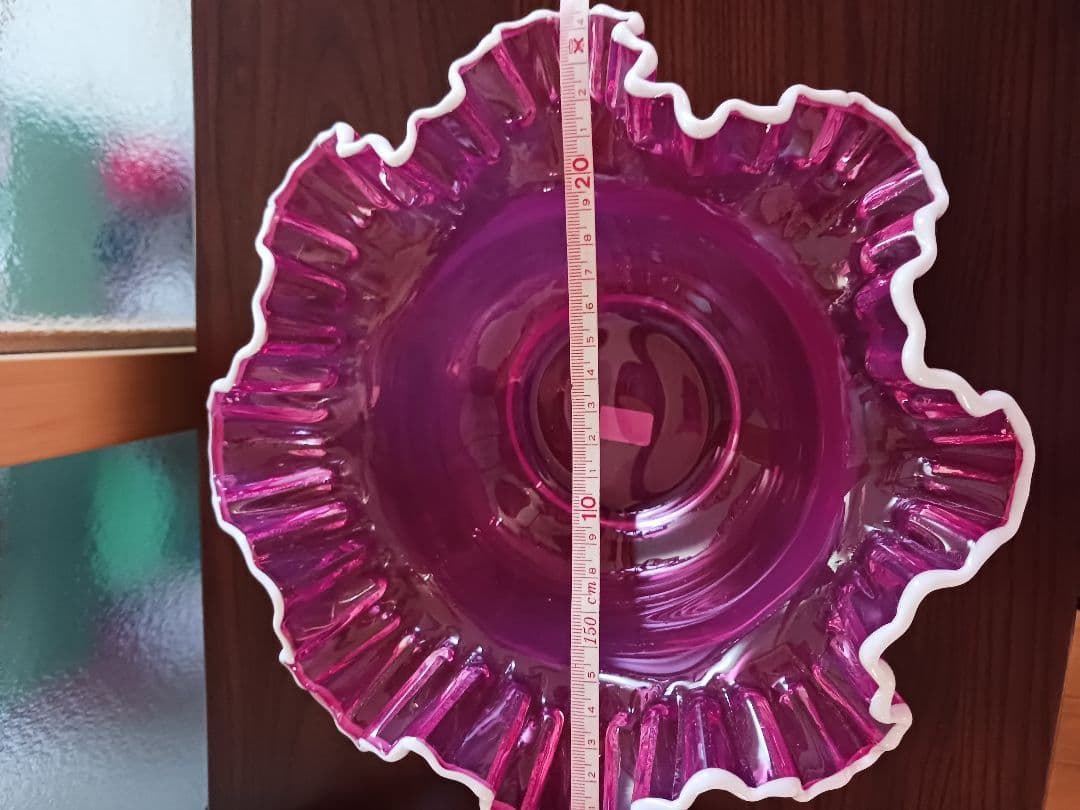 フリルエッジ ピンク ガラス花瓶 (ミシェール-ワン)