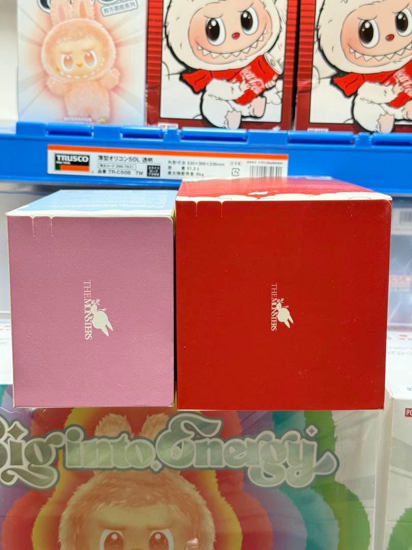 POP MART COCA COLA とMacaronぬいぐるみ2個セット