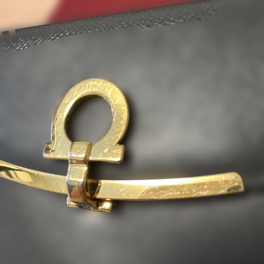 Salvatore Ferragamo 二つ折り財布