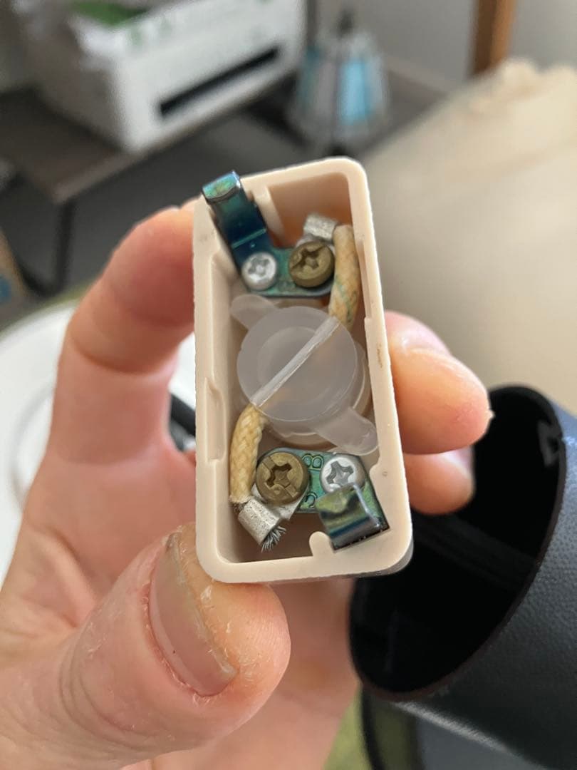 後藤照明　GLF3142 アルミシェード3灯ペンダントライト