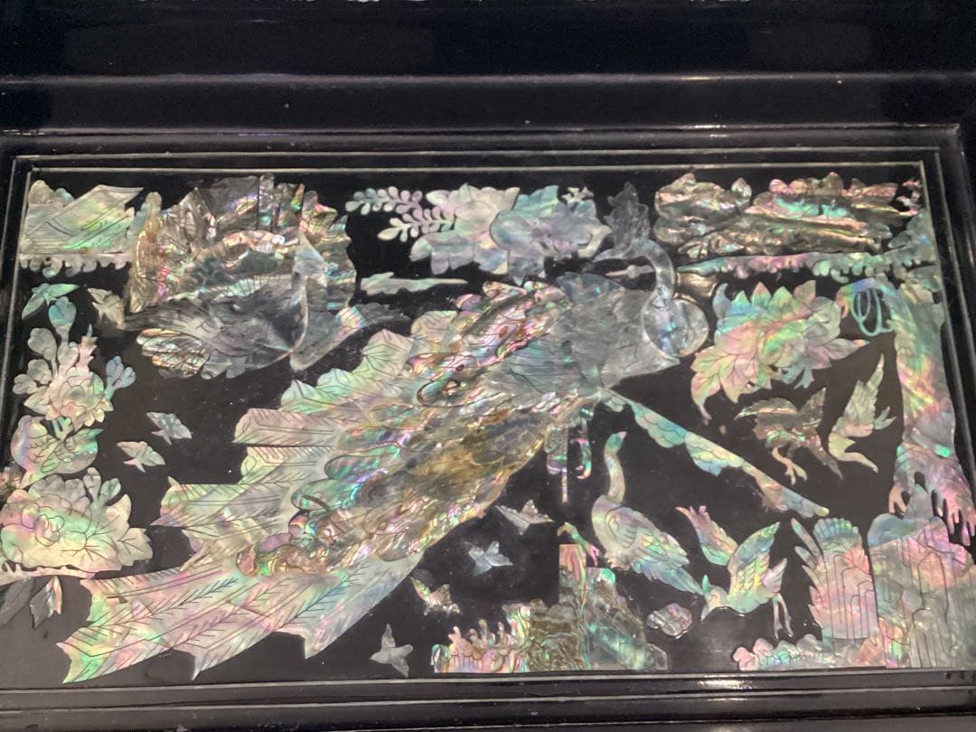 韓国伝統工芸　螺鈿細工漆塗り　青貝象嵌細工の黒木製収納家具　ヴィンテージ　希少品