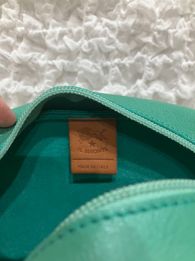 きし⭐︎【美品】【正規品】IL BISONTE ショルダーバッグ　グリーン