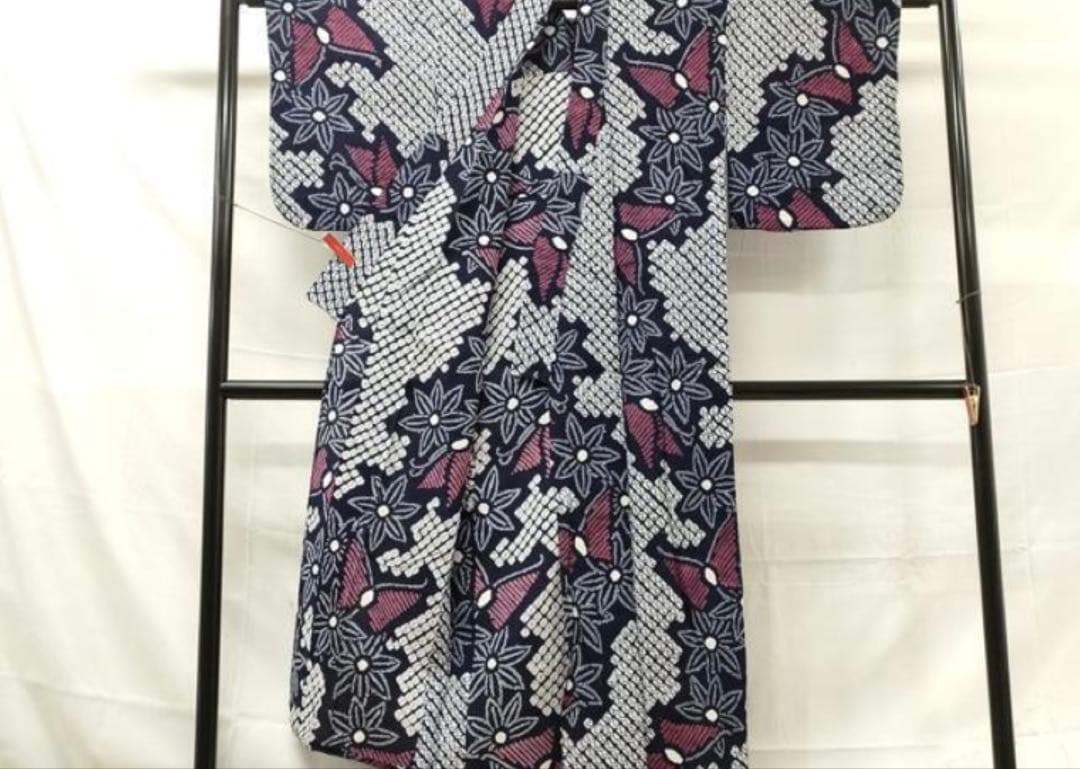 16時まで◆粋な大人の浴衣 ◆ 有松絞り 舞蝶文 仕立の大変上質な逸品 晩夏