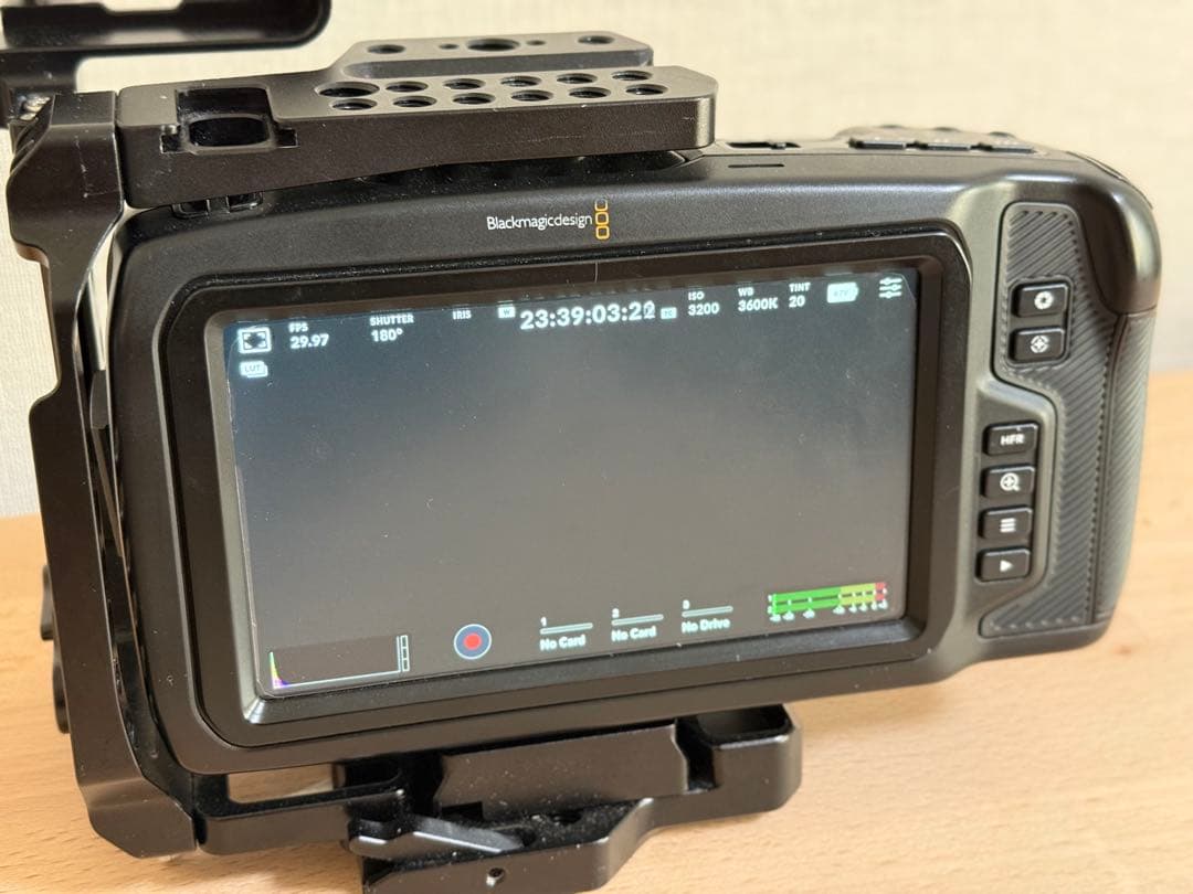 BMD - BMPCC4K 本体 ＋Smallrig ケージ バッテリーセット