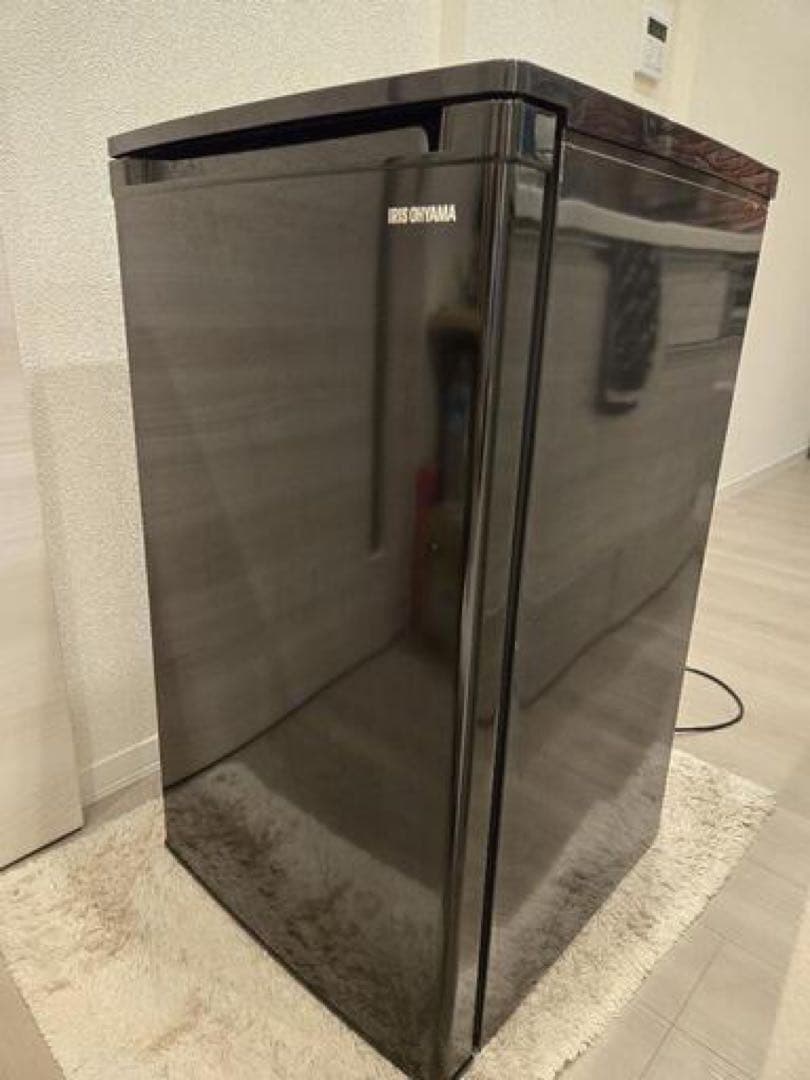 2022年 アイリスオーヤマ 冷凍庫 ブラック IUSD-6B-B